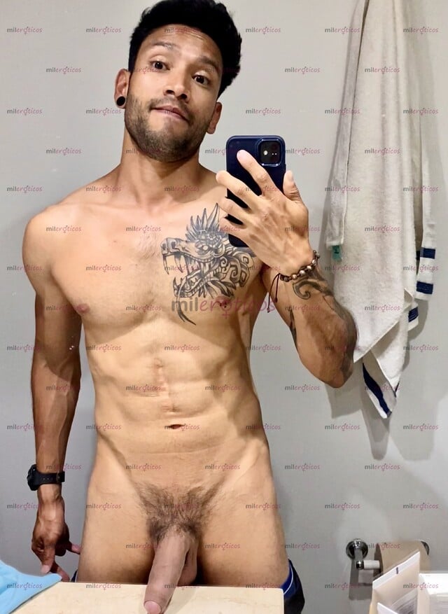 FOTOS DE JOVEN VENEZOLANO FULL MORBO Y DIVERSIÓN INTERESADO EN HACER NEGOCIO.