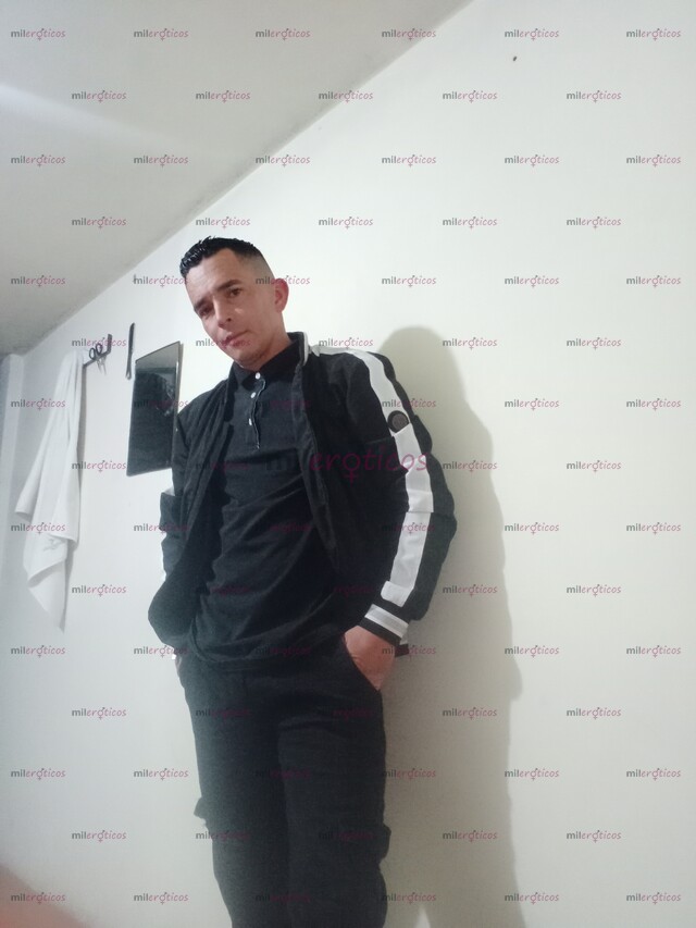 FOTOS DE HOLA MI NOMBRE ES ANGEL HOMBRE MADURO DISPUESTO A COMPLACERTE