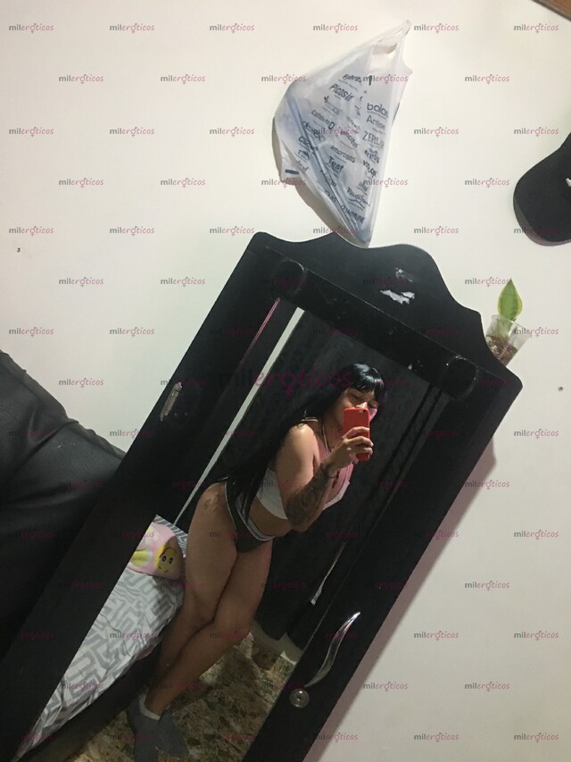 FOTOS DE LLEGO TU PERRITA COMPLACIENTE CON MUCHAS COSAS RICAS PARA TI