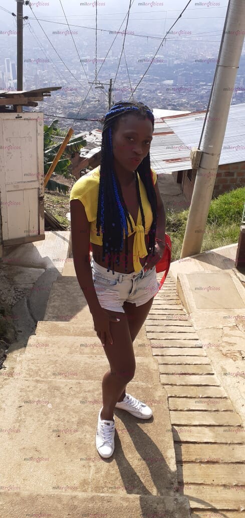 FOTOS DE LA DE LA FOTO ES MI AMIGA SI DESEAS TE ENVÍO FOTO A VER SI TE GUSTO YO