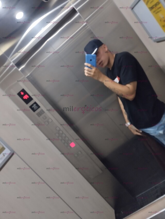 FOTOS DE ALEXVERGÓNFLACO COMPLACIENTE Y CARIÑOSOO