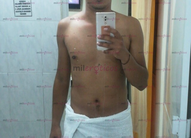 FOTOS DE JAVI, NUEVO EN LA CIUDAD, JOVEN CULTO BIEN DOTADO E HIGIENICO