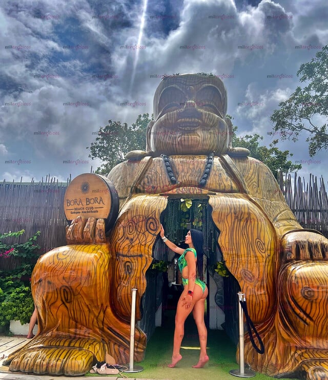 FOTOS DE ALEXITA SANTOS LA PELINEGROTA MÁS HERMOSA DE LA CIUDAD
