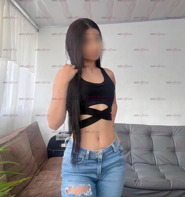 FOTOS DE ALONDRA CON PEQUEÑA CINTURA Y RICA NALGUITAS PETIT 20 AÑOS