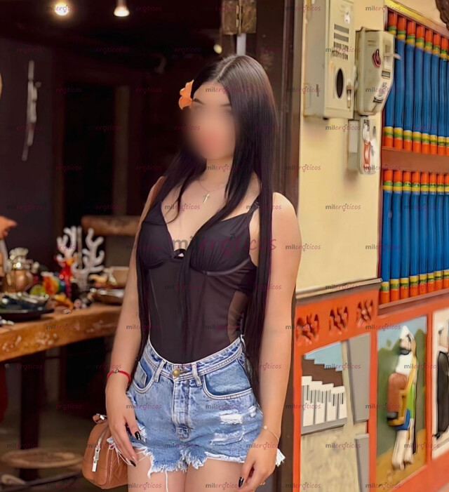 FOTOS DE ALONDRA CON PEQUEÑA CINTURA Y RICA NALGUITAS PETIT 20 AÑOS