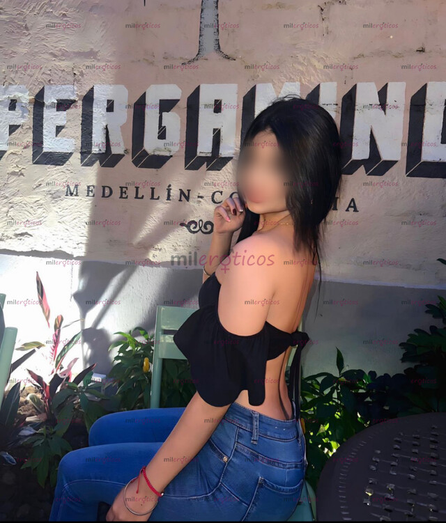 FOTOS DE ALONDRA CON PEQUEÑA CINTURA Y RICA NALGUITAS PETIT 20 AÑOS