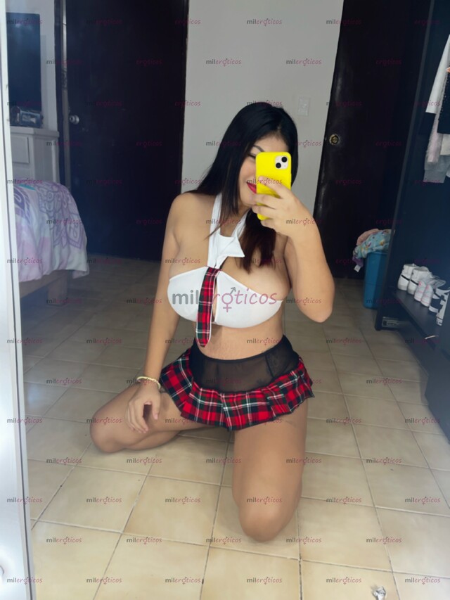 FOTOS DE CHICA RECIÉN INICIANDO EN EL AMBIENTE CON VAGINA EXTRECHA Y MOJADITA