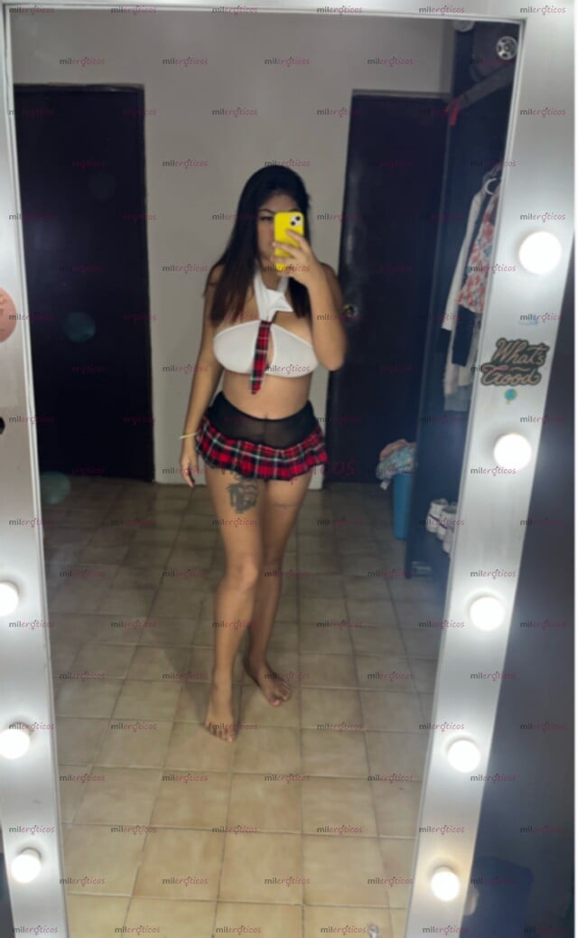 FOTOS DE CHICA RECIÉN INICIANDO EN EL AMBIENTE CON VAGINA EXTRECHA Y MOJADITA