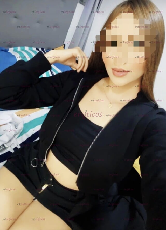 FOTOS DE UNA DELICIA EN LA CAMA Y UNA TERNURA DE CARITA ! DANIELA DISPO Y REAL AMOR