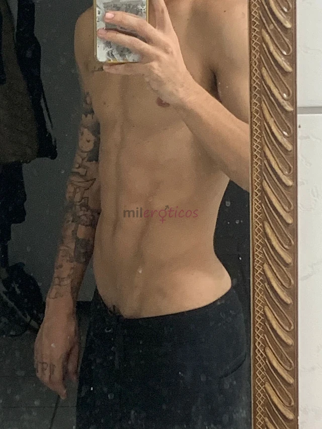 Loirinho magrinho barriga tanqhinho tatuado bigodinho marrento hehecurto dominar bem gostoso tudo na calma beijando seu corpo de cima pra baixo faland...