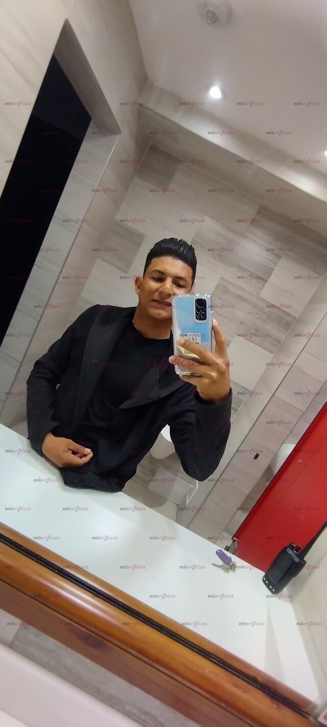 FOTOS DE ME PRESENTO SOY DANILO PARA LOS QUE QUIERAN CONTACTAR MI SERVICIOS 3132277036