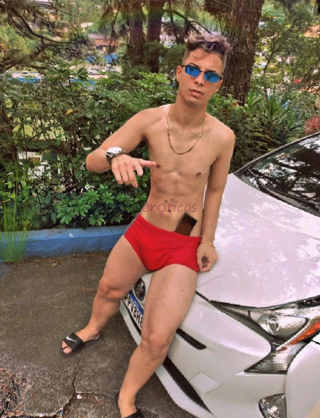 Me chamo renan lovatelli tenho 1 78 de altura tenho 19 anos sou um jovem de luxo com presenca sou branquinho cuzinho carnudo e rosinha cabelos castanh...