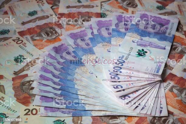 FOTOS DE SOLICITO CHICAS PARA TRABAJAR COMO SCORT WS 3158534849