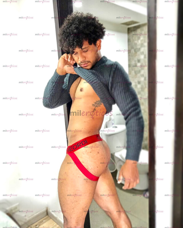 FOTOS DE CHICO MORENO ATLÉTICO BUEN CUERPO COMPLACIENTE