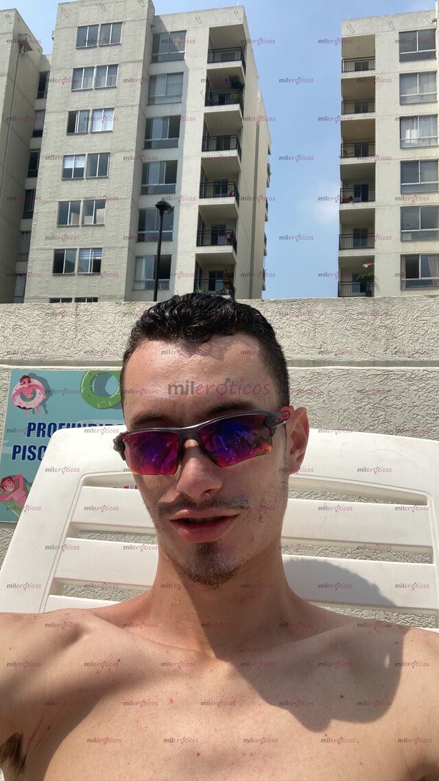 FOTOS DE MACHO CON VERGA DURA!! FULL ERECCION. TE COMPLACE TUS FETICHES