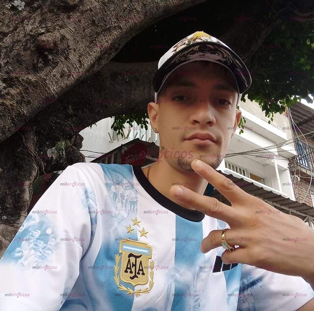 FOTOS DE HOLA SOY DEIVI SOY UN JOVEN DESCOMPLICADO Y DISCRETO