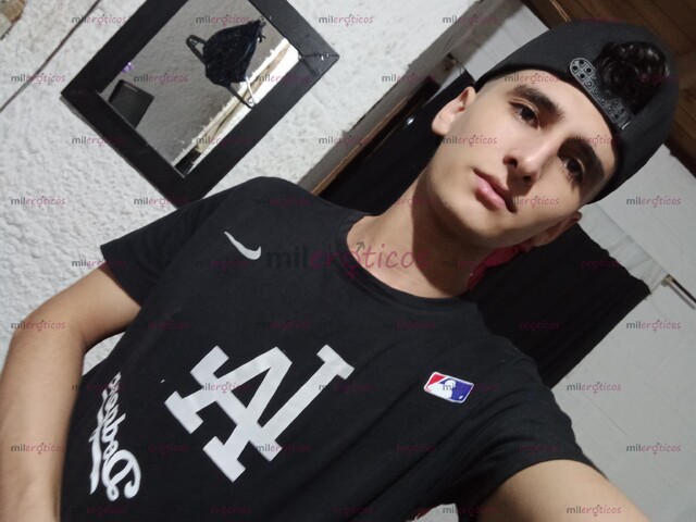 FOTOS DE CHICO COMPLACIENTE Y VERSÁTIL CON MUCH S GANAS DE DARTE PLACER