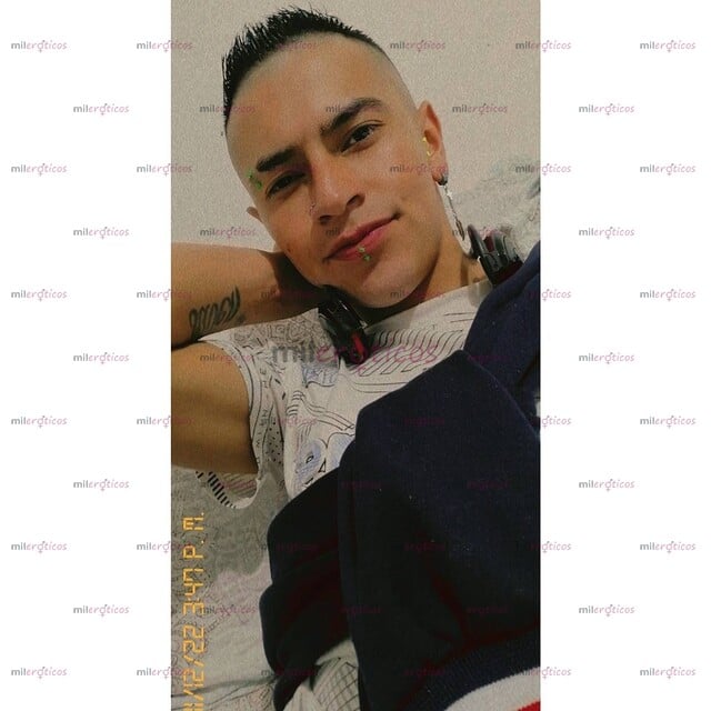 FOTOS DE JOVEN DIVERTIDO . CON MENTE ABIERTA Y DISPONIBLE PARA TUS NECESIDADES