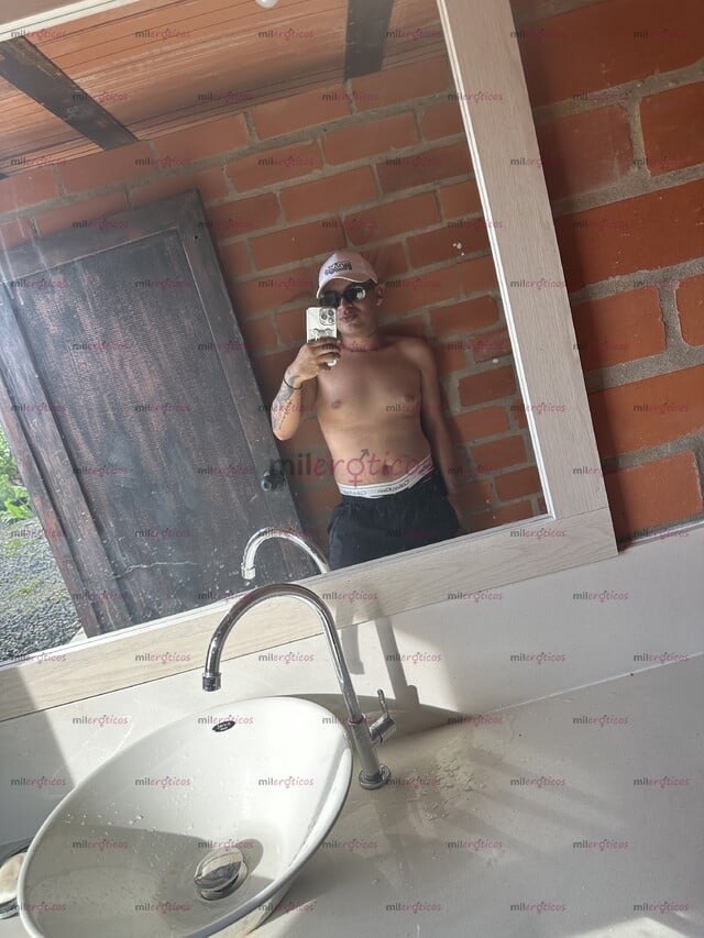 FOTOS DE MORENO SERIO DISCRETO CON SITIO PRIVADO VEN RICO VAMOS A PASAR CUENTO. CON AMIGO