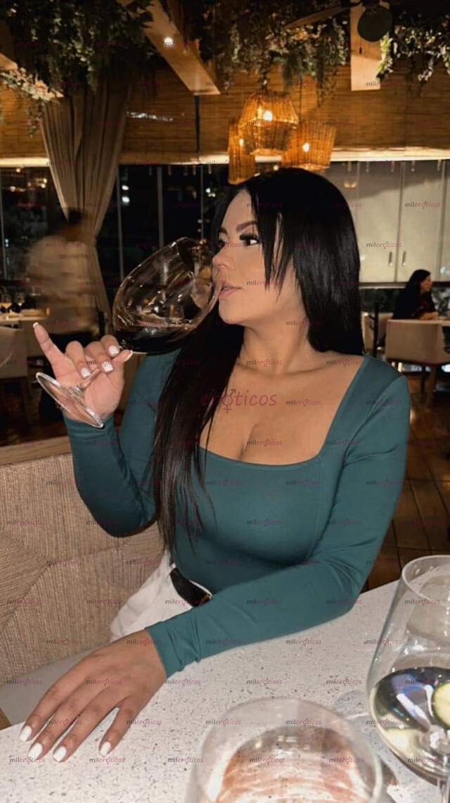 FOTOS DE MELANY LLENA DE CACHONDERIA Y LISTA PARA EXPRIMIRTE TODA LA LECHITA