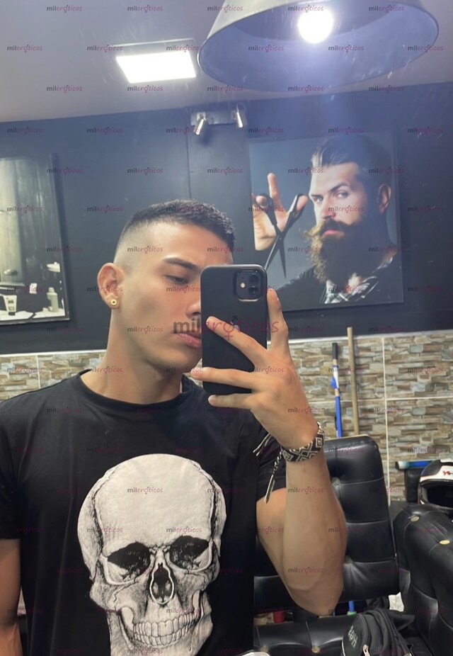 FOTOS DE JOVEN VERGÓN ATLÉTICO RISUEÑO Y MUY RESERVADO