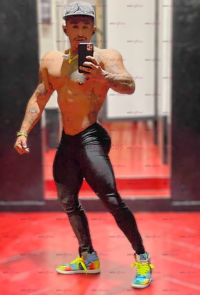 FOTOS DE PACO CHULO COMPLACIENTE, AGUANTADOR Y FETICHISTA