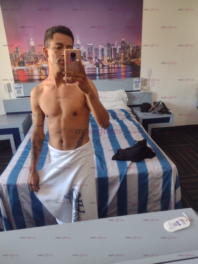 FOTOS DE SOY VENEZOLANO DOTADO 20CTM DE PLACER PARA DARTE VEN Y DISFRUTA DE MI SERVICIO