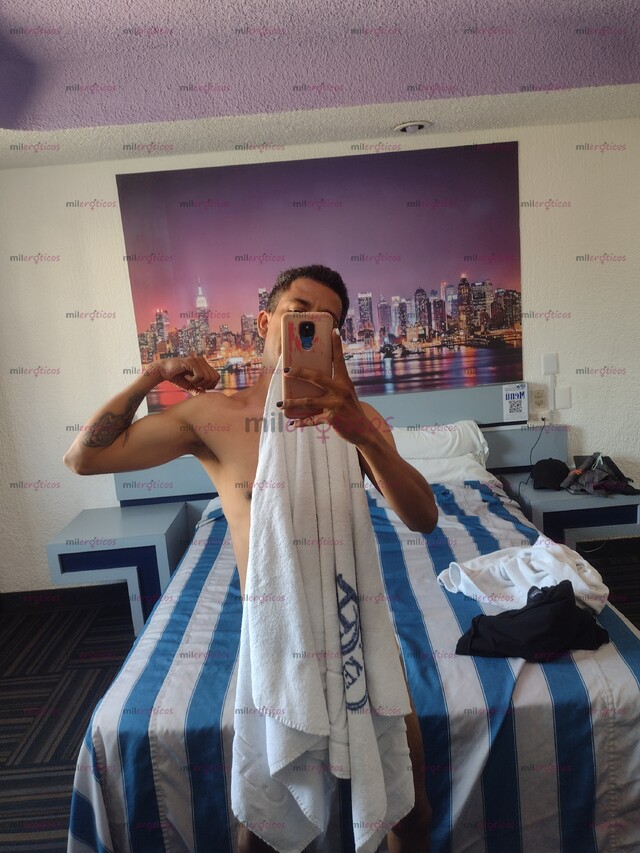 FOTOS DE SOY VENEZOLANO DOTADO 20CTM DE PLACER PARA DARTE VEN Y DISFRUTA DE MI SERVICIO