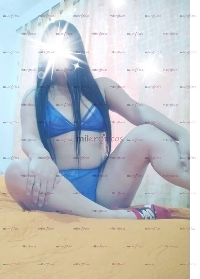 FOTOS DE NUEVA A ESTRENAR POCOS DÍAS. PELINEGRA, RICA COLA, CARA ANGÉLICAL.