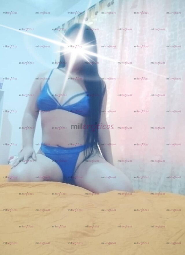 FOTOS DE NUEVA A ESTRENAR POCOS DÍAS. PELINEGRA, RICA COLA, CARA ANGÉLICAL.