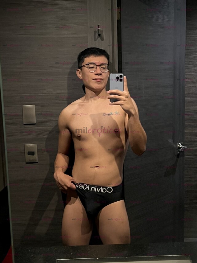 FOTOS DE JOVEN ESTUDIANTE TE SACA LA LECHE Y LA SONRISA