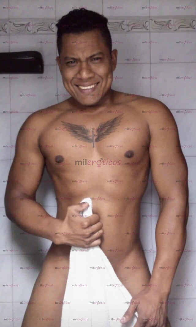 FOTOS DE SALUDOS... AQUÍ NEGRO ACTIVO DISPUESTO A CUMPLIR TUS FANTASÍAS.