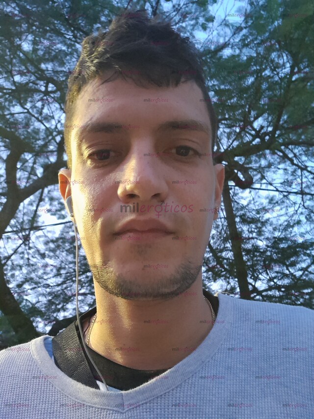 FOTOS DE HOLA SOY DEIVI SOY UN JOVEN DESCOMPLICADO Y DISCRETO