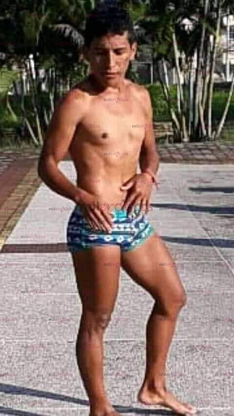 FOTOS DE SOY ANDRES CON GANAS DE MUCHO SEXO SOY VERSATIL