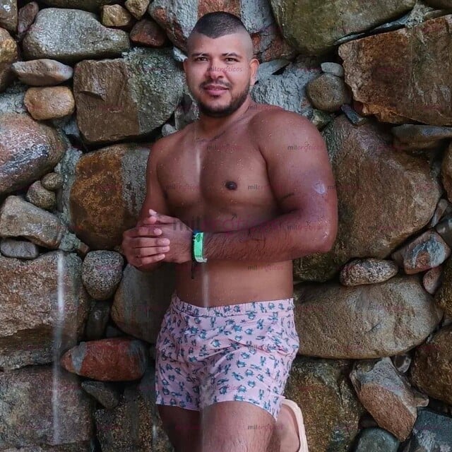 FOTOS DE MACHO ACTIVO VERGÓN LECHERO Y DOMINANTE POCOS DÍAS EN TU CIUDAD