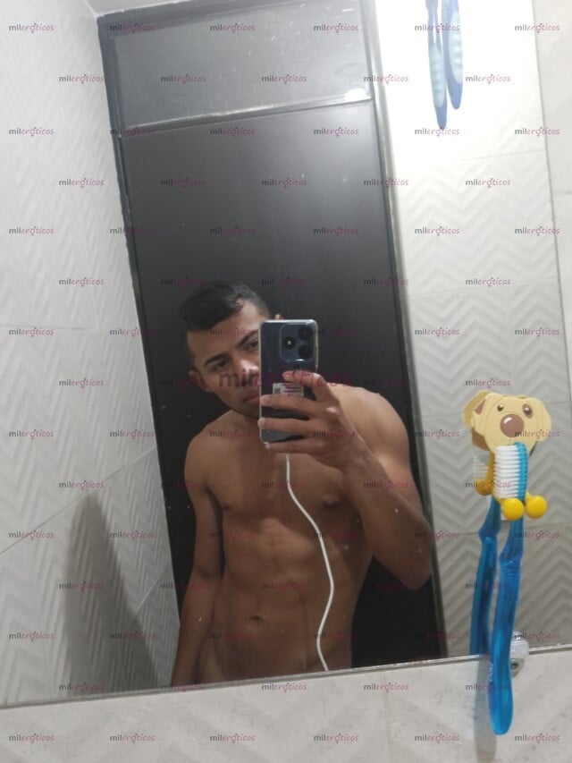 FOTOS DE SOY UN CHICO BARRANQUILLERO CALIENTE HOT ME ENCANTA DOMINAR A MIS CLIENTES