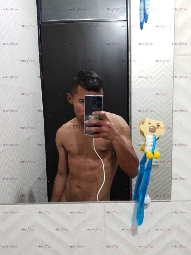 FOTOS DE SOY UN CHICO BARRANQUILLERO CALIENTE HOT ME ENCANTA DOMINAR A MIS CLIENTES