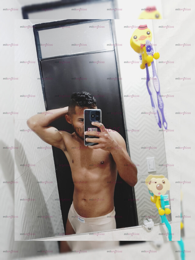 FOTOS DE SOY UN CHICO BARRANQUILLERO CALIENTE HOT ME ENCANTA DOMINAR A MIS CLIENTES