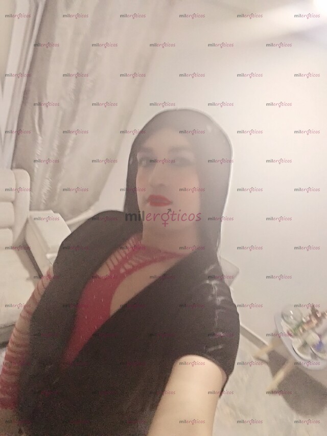 FOTOS DE ESMERALDA TRANS DE CLÓSET CON APARTAMENTO PRIVADO OLAYA,LA MAS ZORRA.