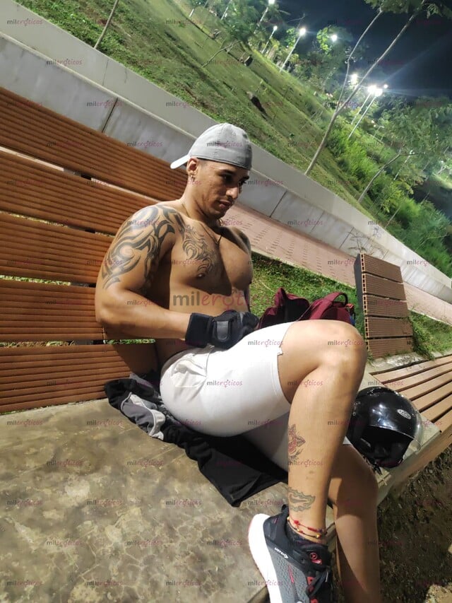 FOTOS DE CHICO MORENO MORBOSO, VERGÓN ATRACTIVO CUERPO FITNESS. RECIÉN LLEGADO
