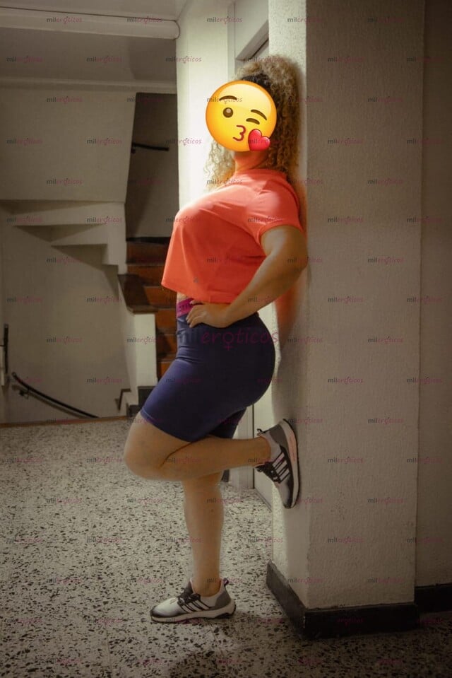 FOTOS DE HERMOSA RUBIA DELICIOSAAS CURVAS PIEL BLANCA SUAVECITA Y MUY COMPLACIENTE