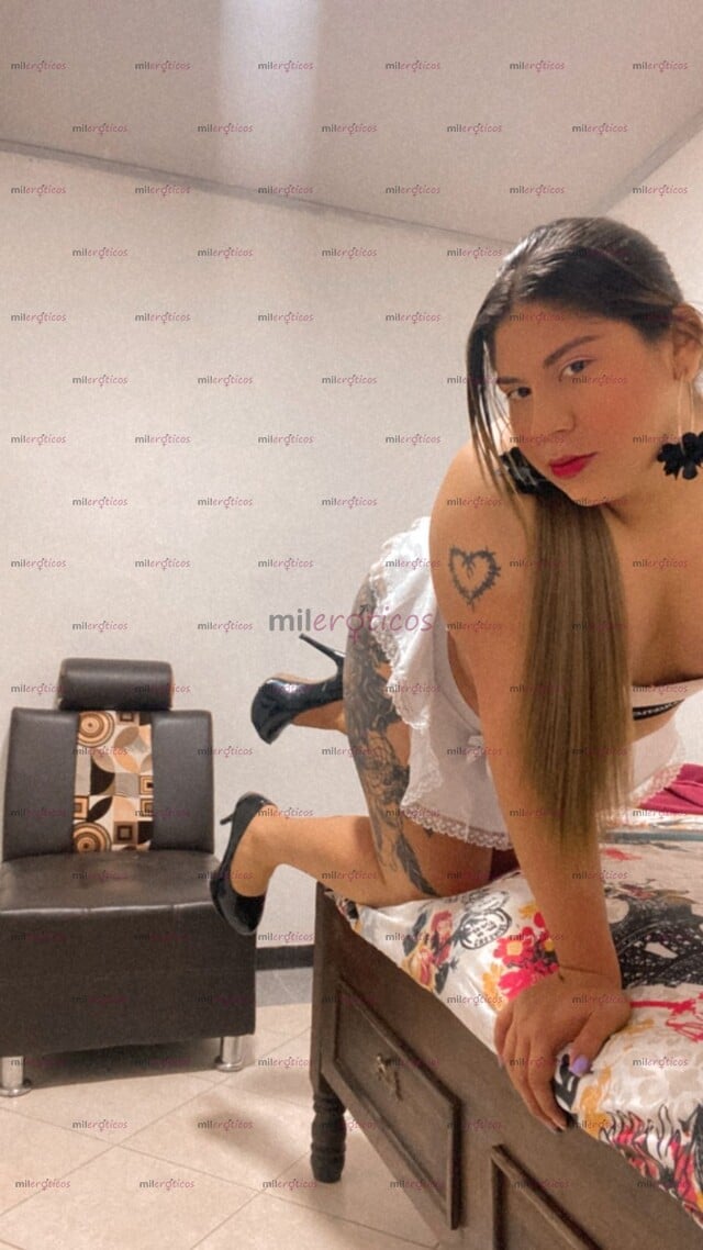 FOTOS DE VALERIA MARTINEZ CULONA, PIERNONA, NINFOMANA, FEMENINA.