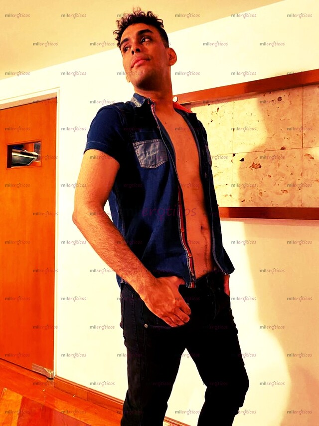 FOTOS DE SERIO DISCRETO, TENGO UNA VERGA DE 21 CM, SOY COSTEÑO XXL, VERSATIL, 190 CM