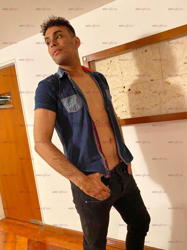 FOTOS DE SERIO DISCRETO, TENGO UNA VERGA DE 21 CM, SOY COSTEÑO XXL, VERSATIL, 190 CM