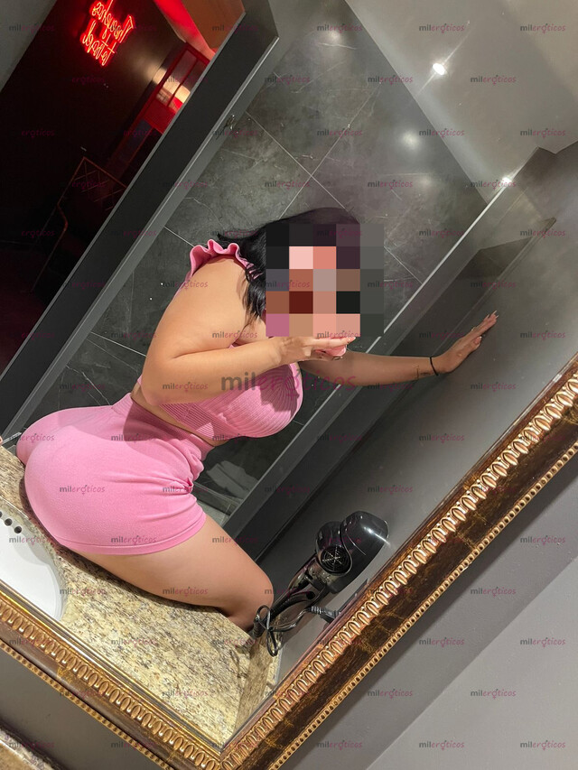 FOTOS DE HERMOSA,VOLUPTUOSA, TODO EN UNA SOLA MUJER, NALGONA Y CHICHONA.