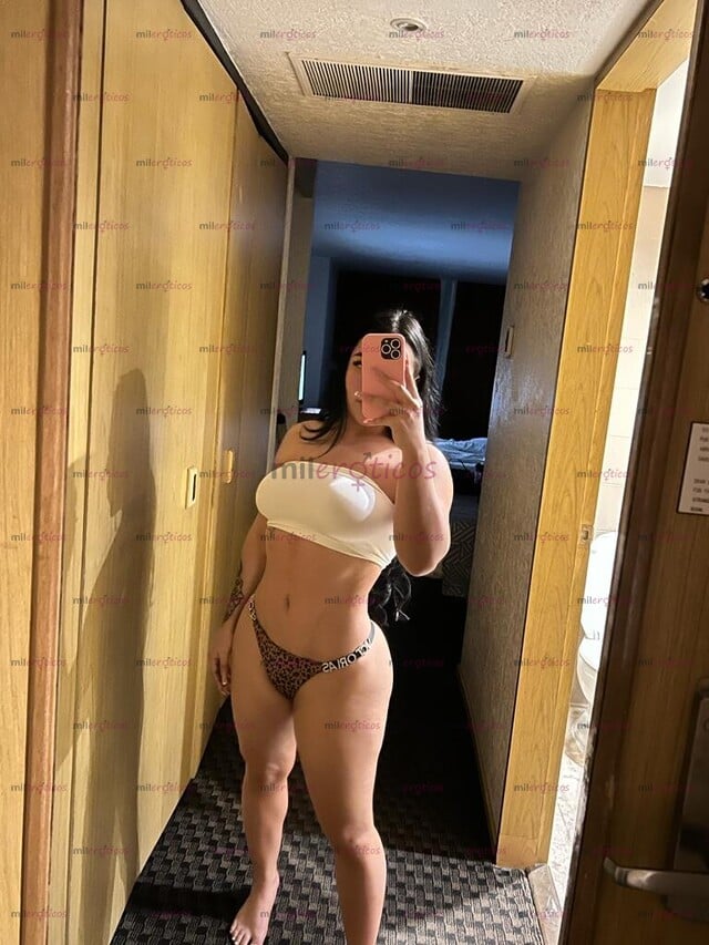 FOTOS DE COLOMBIANA TRATO DE NOVIOS, BESOS, ORAL VAGINAL FIESTERA RISUEÑA Y BIEN CALIENTE