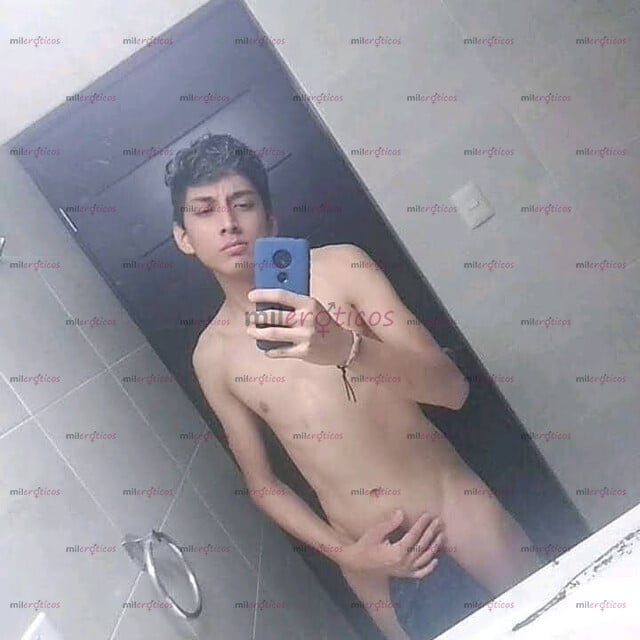 FOTOS DE SUPER PROMO CON LUGAR,CHICO TWINK DOTADO DE VISITA POR LA CIUDAD.