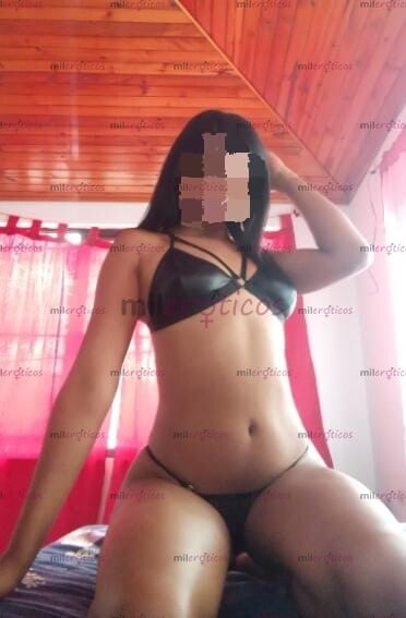 FOTOS DE SEXY MORENA DE EXCELENTE ACTITUD.............