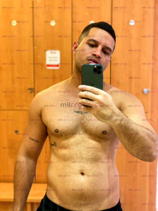 FOTOS DE VERGOTA Y BUEN CULO DE LATINO. POCOS DIAS PARA EN LA CIUDAD