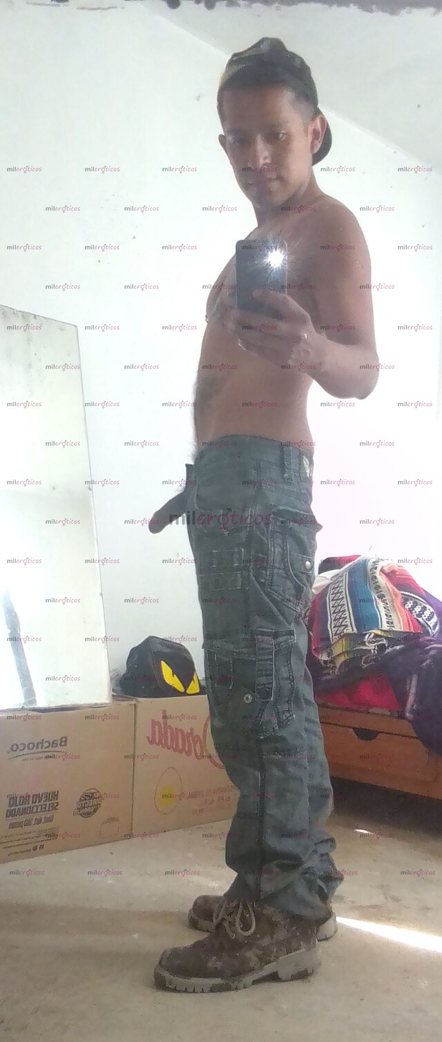 FOTOS DE MACHO TATUADO 27 AÑOS CACHONDO Y ENTRON